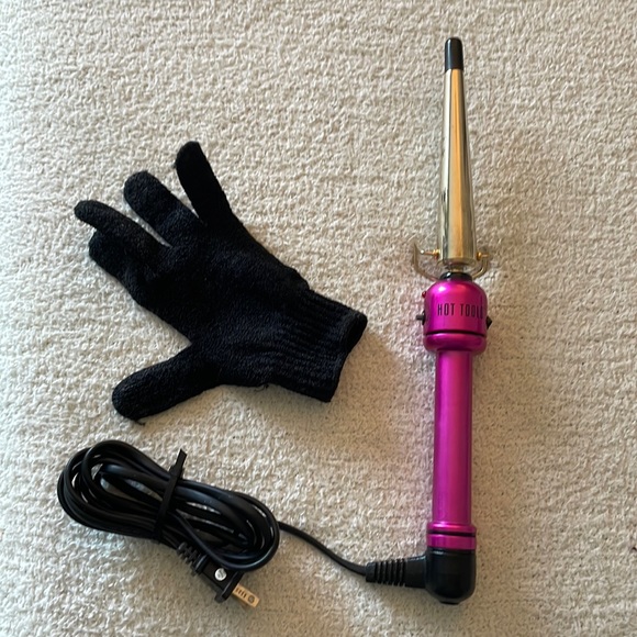 Hot Tools Other - Hot Tools Curling Iron. 1” at base